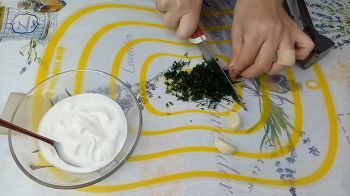 Ленивые пирожки с луком и яйцом фото 10 шага рецепта