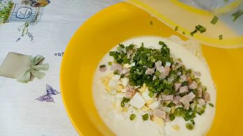 Ленивые пирожки с луком и яйцом фото 4 шага рецепта