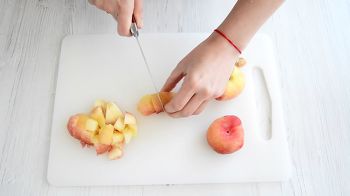 Ягодный крамбл фото 1 шага рецепта