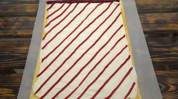 Бисквитный рулет с джемом фото 18 шага рецепта