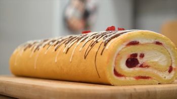 Бисквитный рулет с джемом фото 22 шага рецепта