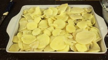 Гратен из картофеля с курицей и грибами фото 17 шага рецепта