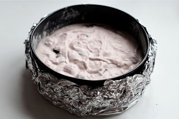 Творожная запеканка с бананом и вишней фото 7 шага рецепта