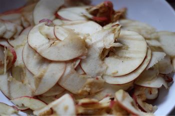 Творожный рулет с яблоками фото 5 шага рецепта