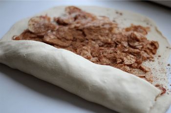 Творожный рулет с яблоками фото 7 шага рецепта