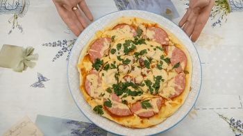 Пицца на сковороде со сметаной фото 12 шага рецепта