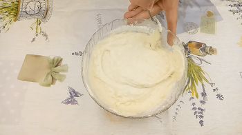 Пицца на сковороде со сметаной фото 4 шага рецепта