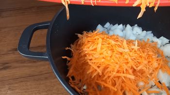 Тушёный хек с овощами фото 3 шага рецепта