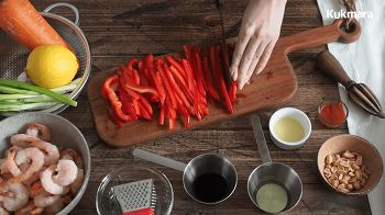 Фунчоза с креветками и овощами фото 2 шага рецепта