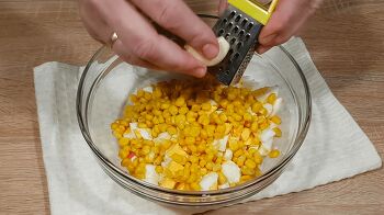 Салат По-Королевски фото 4 шага рецепта