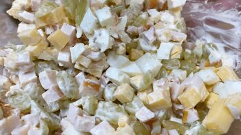 Салат с курицей и виноградом фото 6 шага рецепта