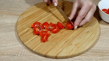 Салат с креветками и авокадо фото 2 шага рецепта