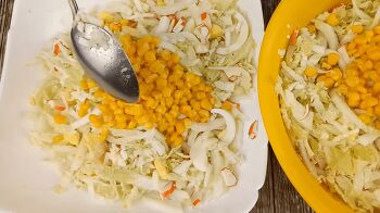 Салат с крабовыми палочками и пекинской капустой фото 3 шага рецепта