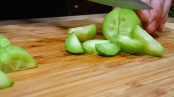 Салат с ореховой заправкой фото 3 шага рецепта