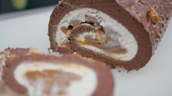 Рулет Сникерс фото 16 шага рецепта