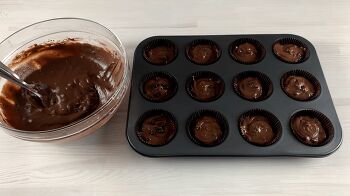 Шоколадные маффины фото 8 шага рецепта