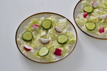 Салат с креветками, редисом и помидорами черри фото 4 шага рецепта