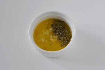 Салат с креветками, редисом и помидорами черри фото 9 шага рецепта