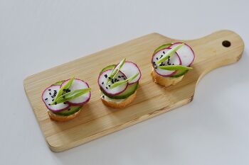 Бутерброды с огурцом и редисом фото 6 шага рецепта