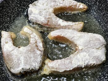 Щука жареная на сковороде фото 4 шага рецепта