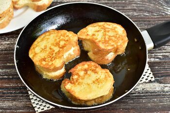 Гренки с творогом на сковороде фото 7 шага рецепта