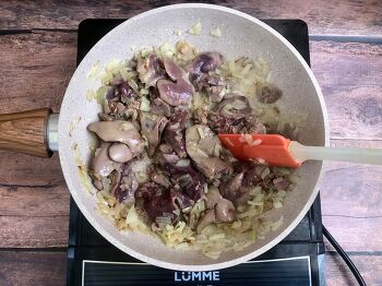 Паштет из куриной печени с грецкими орехами и черносливом фото 2 шага рецепта