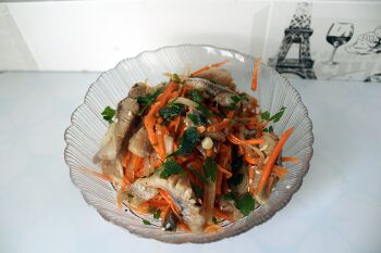 Салат по-корейски из свежей селедки фото 7 шага рецепта