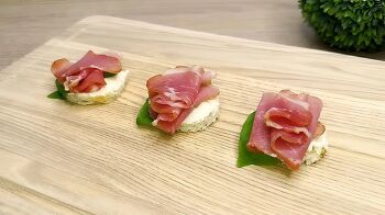 Канапе с прошутто и моцареллой фото 4 шага рецепта