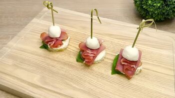 Канапе с прошутто и моцареллой фото 5 шага рецепта