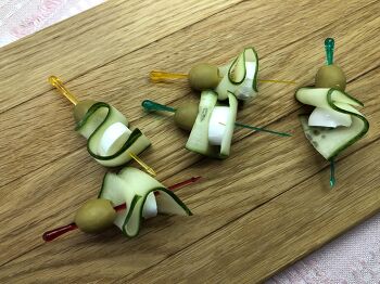 Канапе с салями и сыром фото 7 шага рецепта