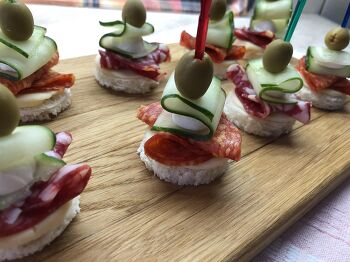 Канапе с салями и сыром фото 8 шага рецепта